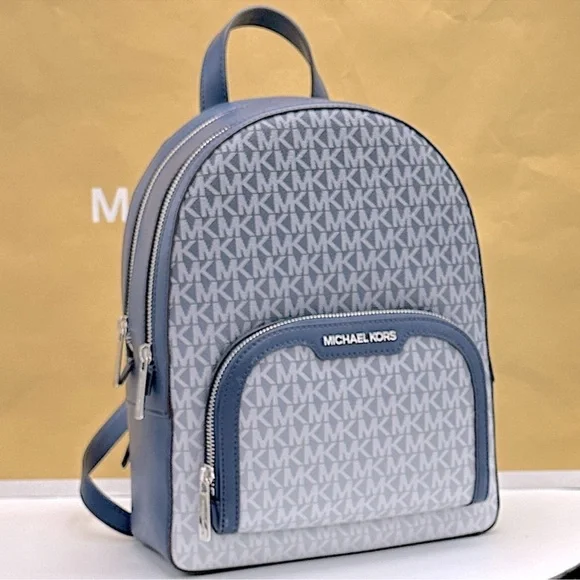 MICHAEL KORS Jaycee Medium Ombré Signature Logo Zip Pocket Backpack
Navy
NWT - Picture 15 of 15
